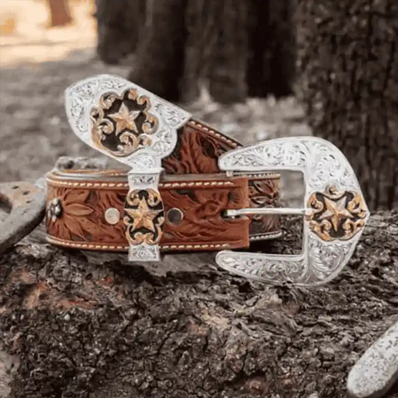 A silver belt buckle set - 3 Piece Buckle